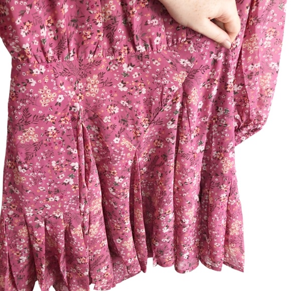 SOLD SOLD NWT Lovely Forever21 Floral Print Dress with open back - Picture 8 of 16